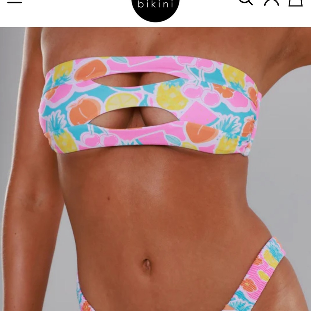 Moana bikini top NWT